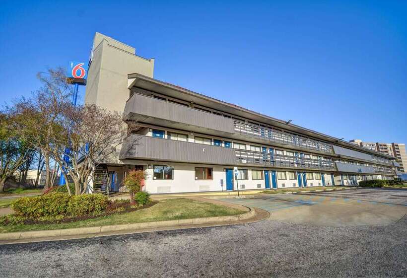 Motel 6memphis, Tn  Downtown