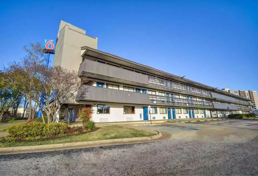 Motel 6memphis, Tn  Downtown