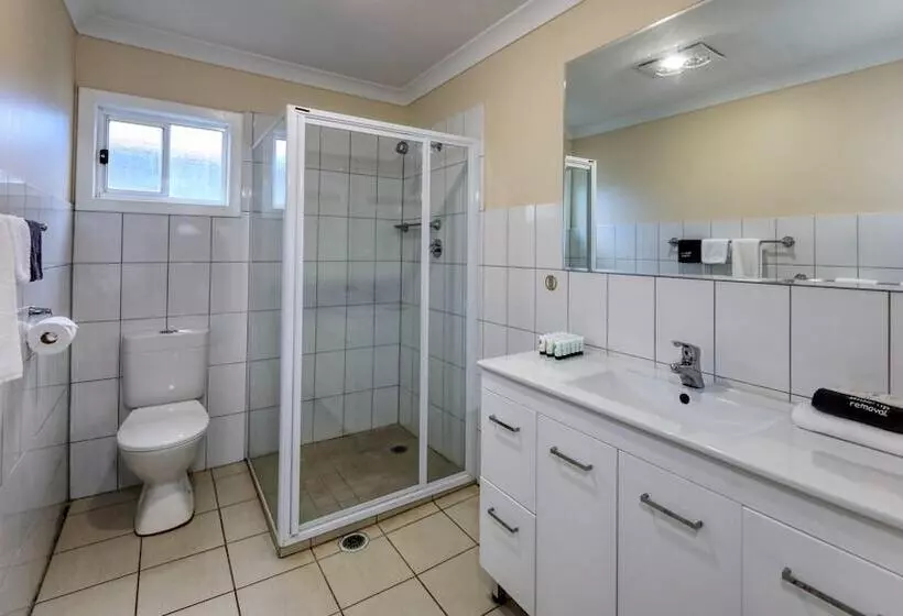 مُتل Charles Rasp Motor Inn & Cottages