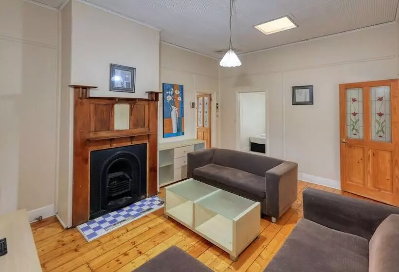 مُتل Charles Rasp Motor Inn & Cottages