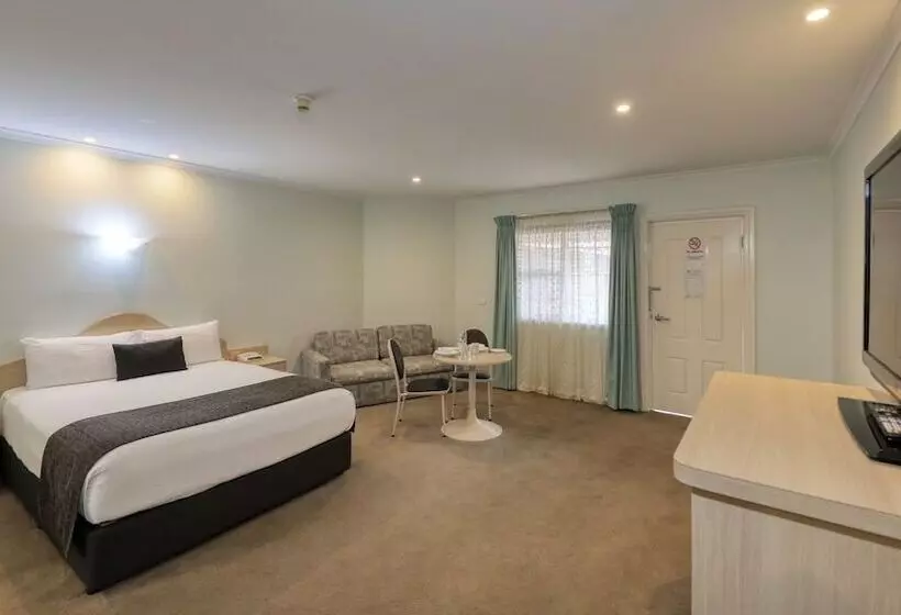 مُتل Charles Rasp Motor Inn & Cottages