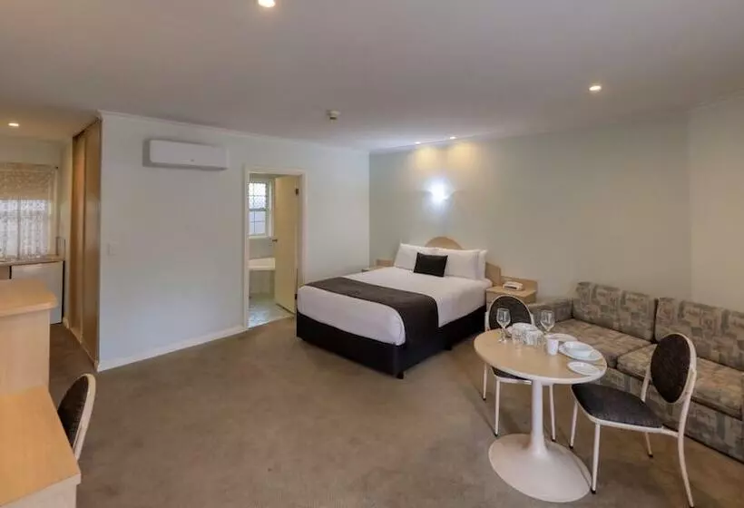 مُتل Charles Rasp Motor Inn & Cottages