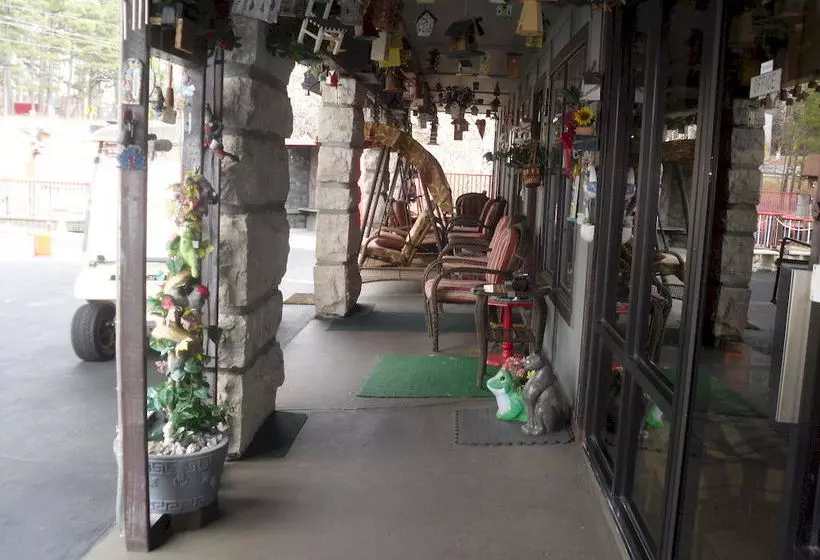 Мотель Stonegate Lodge