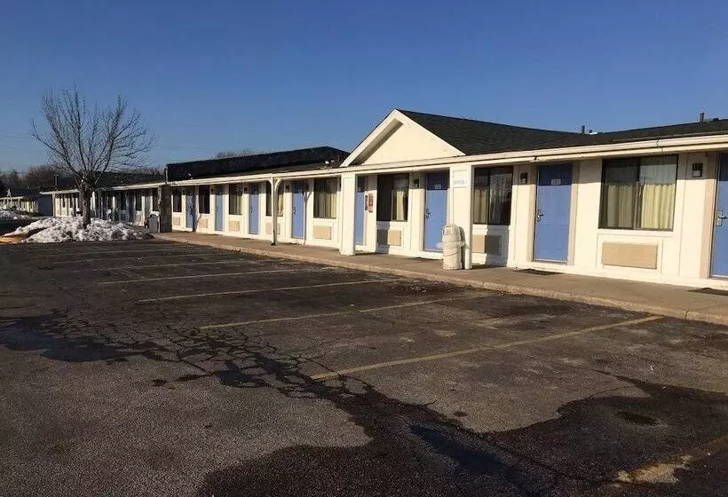 Мотель Travelodge By Wyndham Benton Harbor Mi