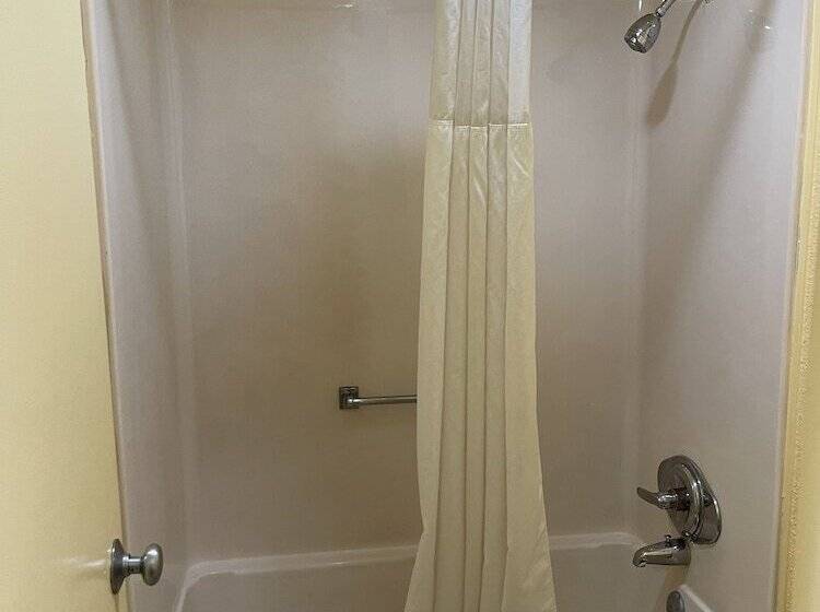 モーテル Travelodge By Wyndham Benton Harbor Mi