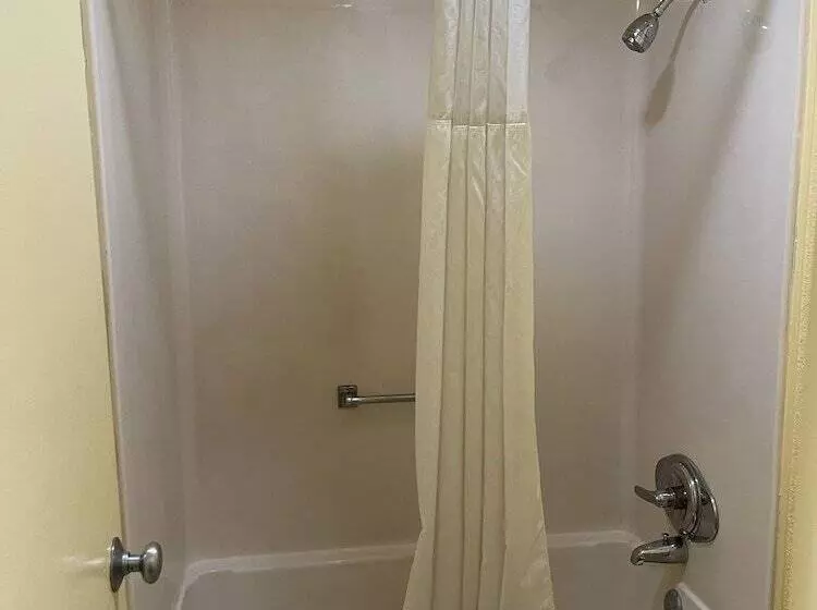 Мотель Travelodge By Wyndham Benton Harbor Mi