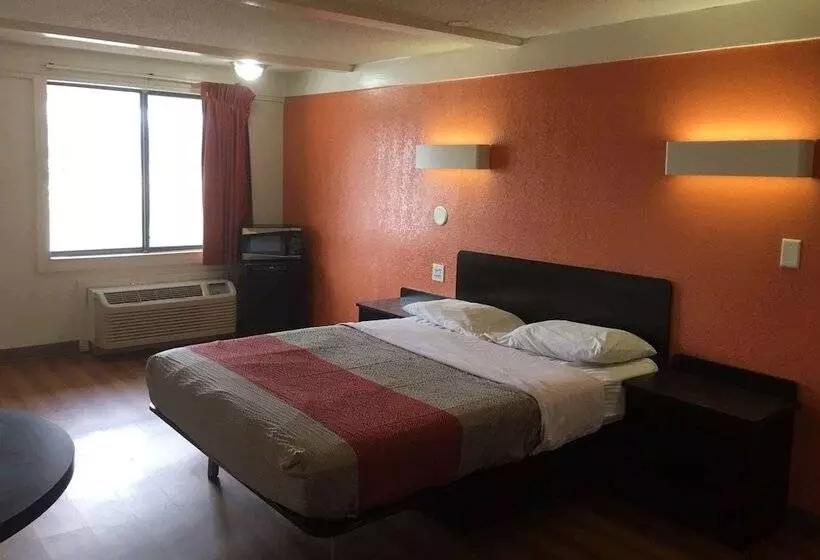 Мотель Travelodge By Wyndham Benton Harbor Mi