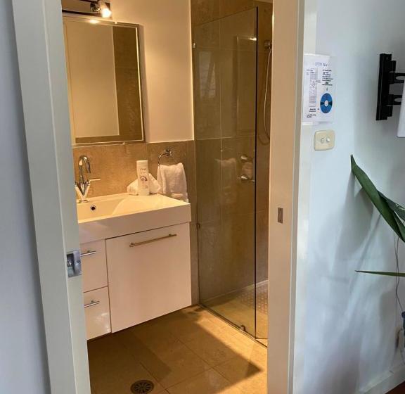 פנסיון Anchors B&b