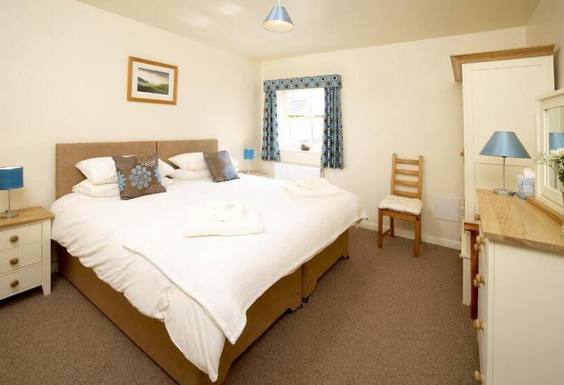 Пансион Wold Escapes, Highfield Farm