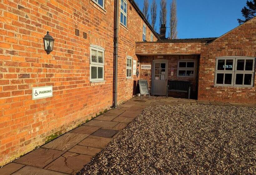 Пансион Wold Escapes, Highfield Farm