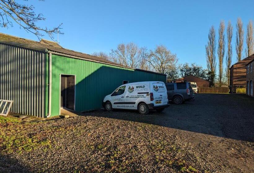 Пансион Wold Escapes, Highfield Farm