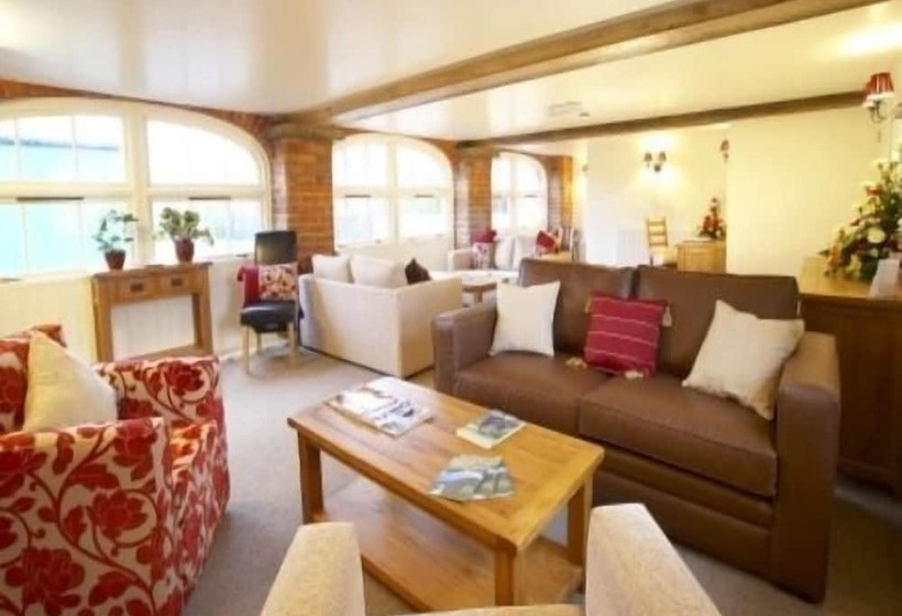 Пансион Wold Escapes, Highfield Farm