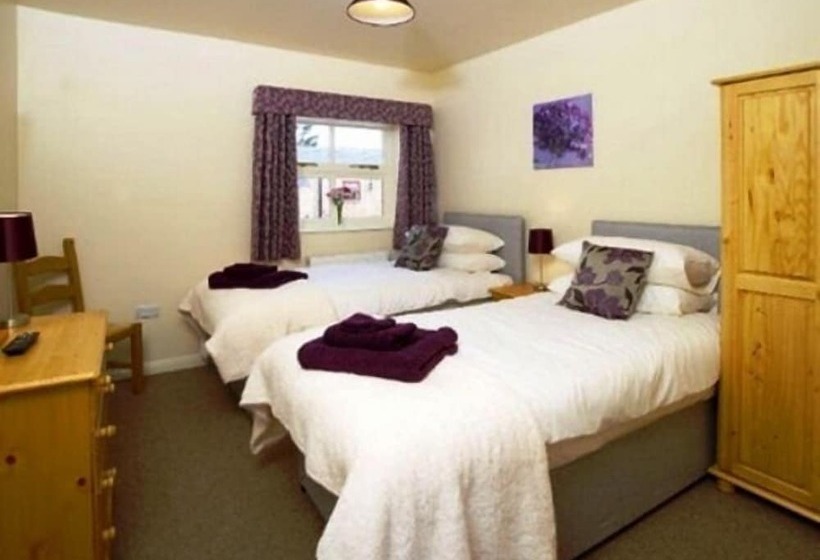 Пансион Wold Escapes, Highfield Farm