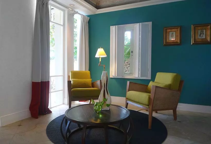 پانسیون Cotton House