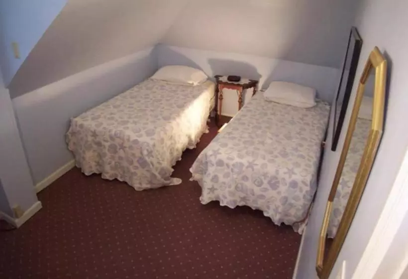 The Avon Manor Inn Bed And Breakfast & Cottages