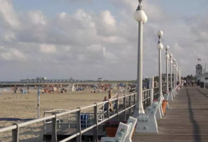 The Avon Manor Inn Bed And Breakfast & Cottages