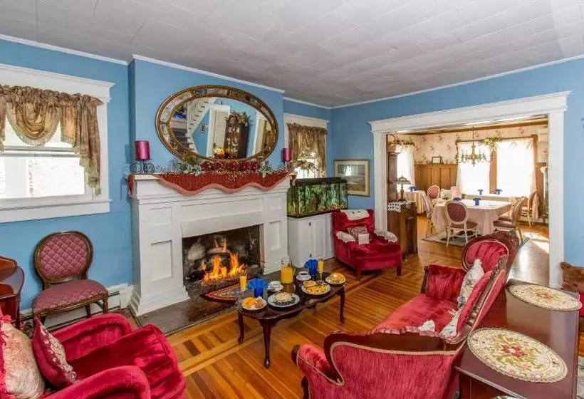 The Avon Manor Inn Bed And Breakfast & Cottages