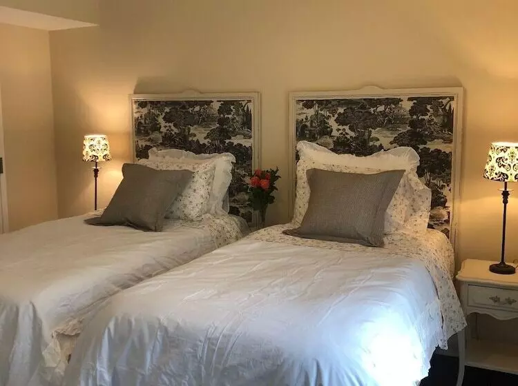 The Carriage House B&b