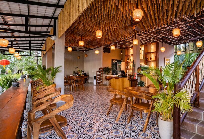 فندق Rivertree Villa & Resort