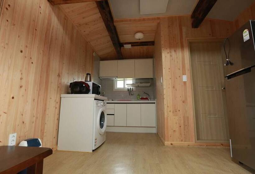 Hotel Seogwipo Chogain Inn Guest House