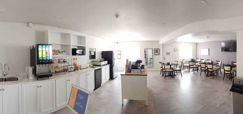 ホテル Westlake Inn