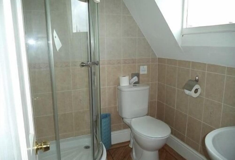 민박 Britten House