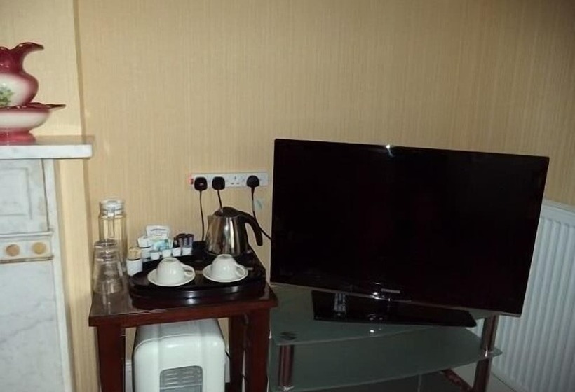 민박 Britten House