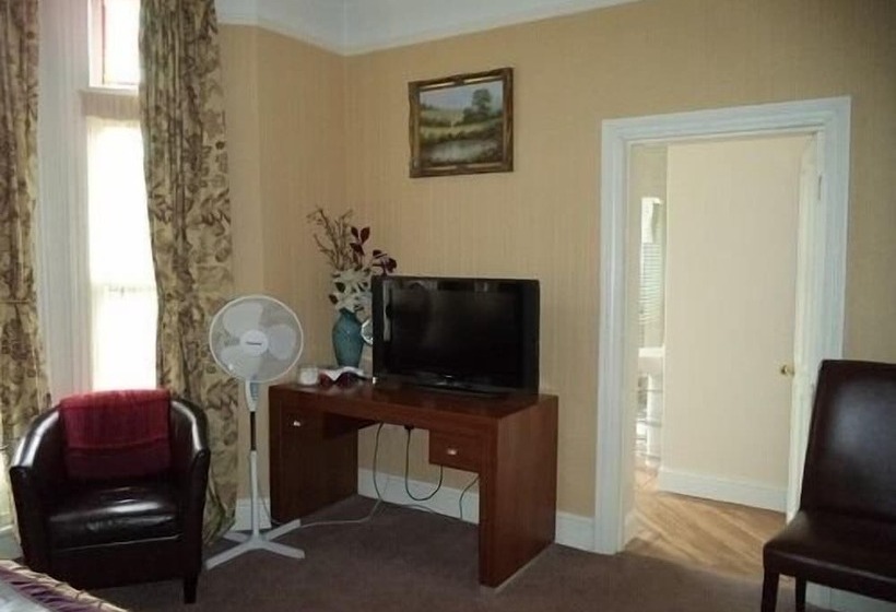 민박 Britten House