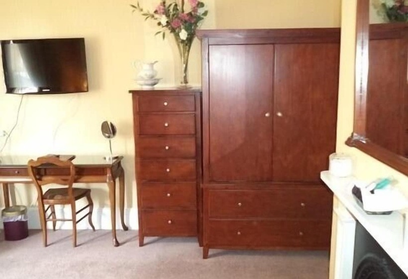 민박 Britten House