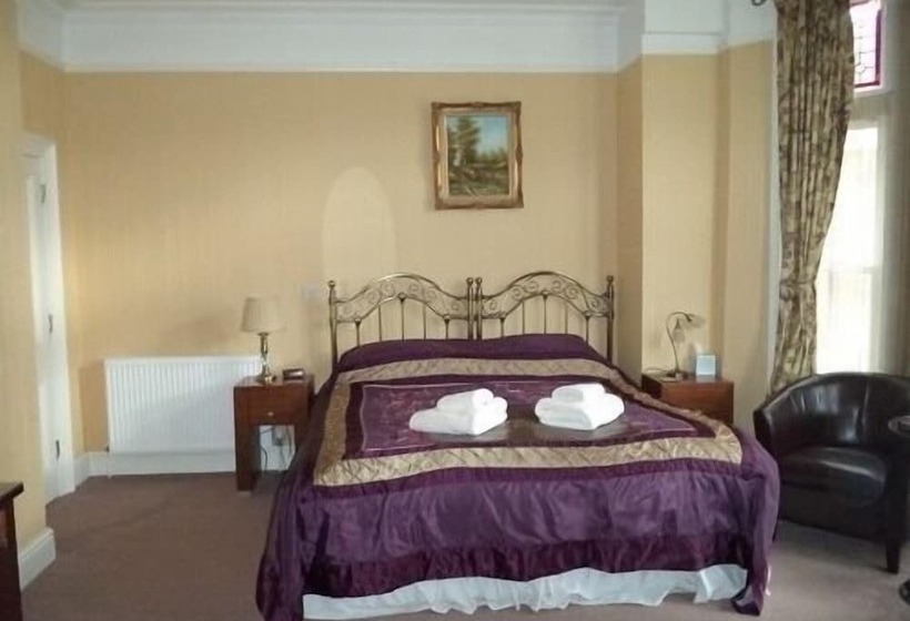 민박 Britten House