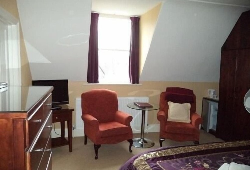 민박 Britten House