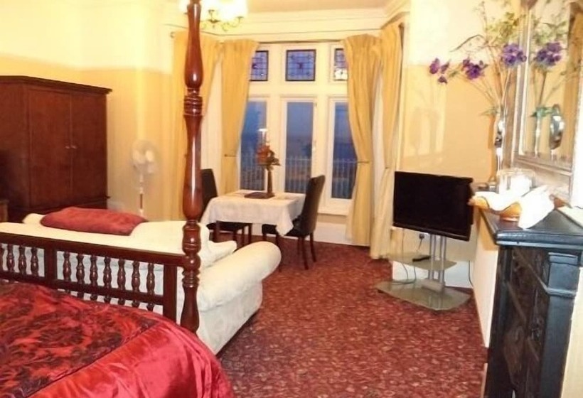 민박 Britten House