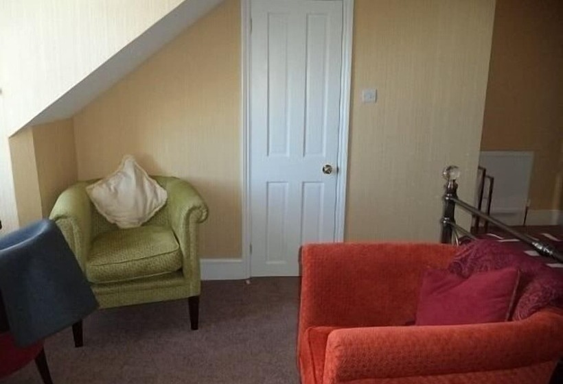 민박 Britten House