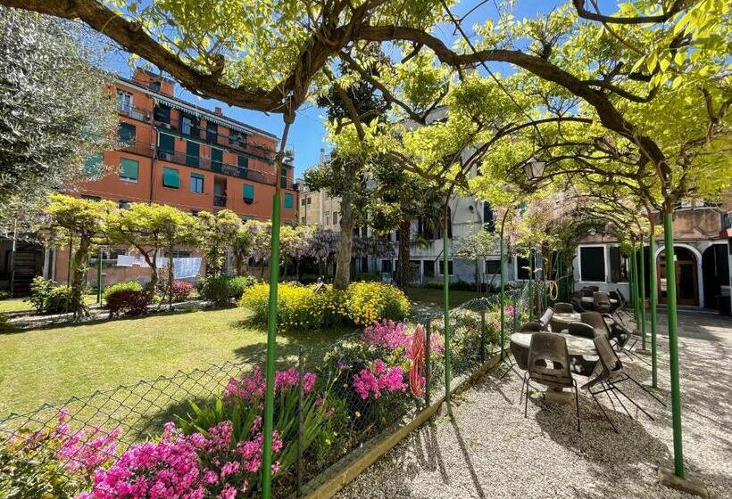 تختخواب و صبحانه Casa Caburlotto