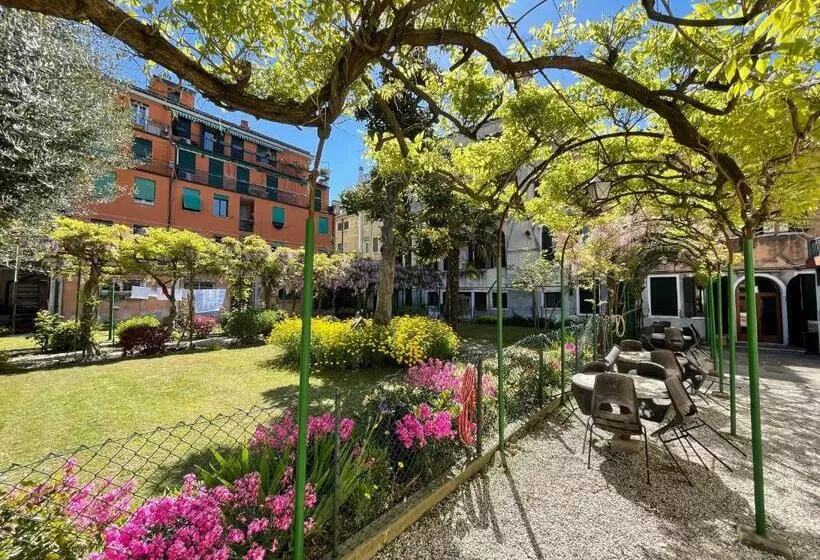 تختخواب و صبحانه Casa Caburlotto