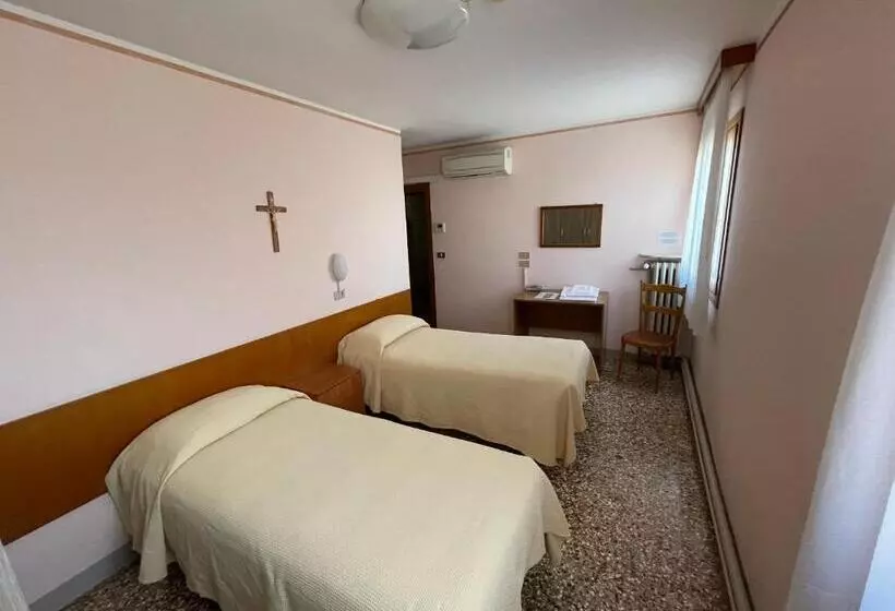 تختخواب و صبحانه Casa Caburlotto