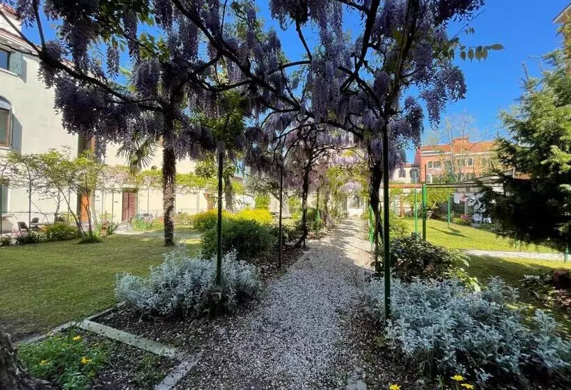 تختخواب و صبحانه Casa Caburlotto