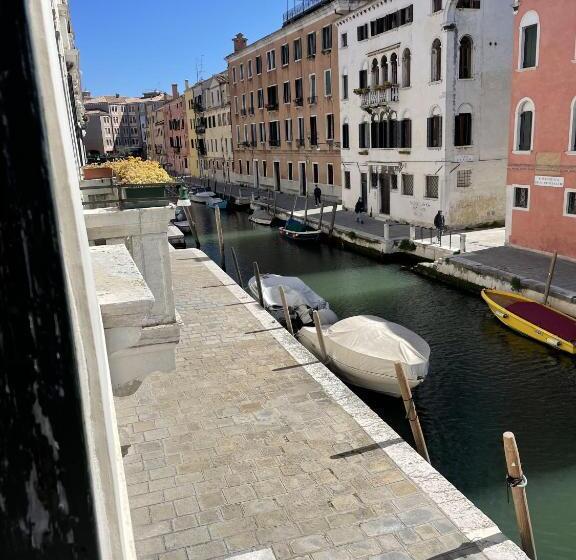 تختخواب و صبحانه Casa Caburlotto