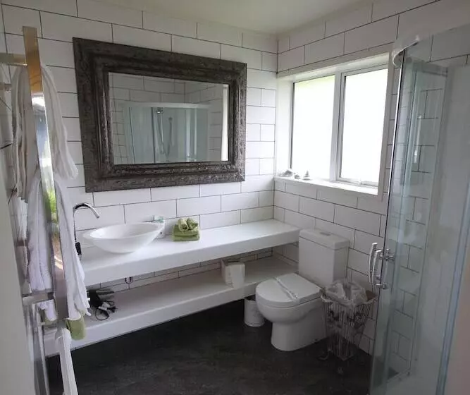 Bed and Breakfast Doolan S Country Retreat  Adults Only