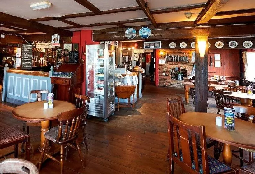 Отель Camden Arms