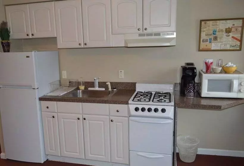 Hotel Canal Side Inn