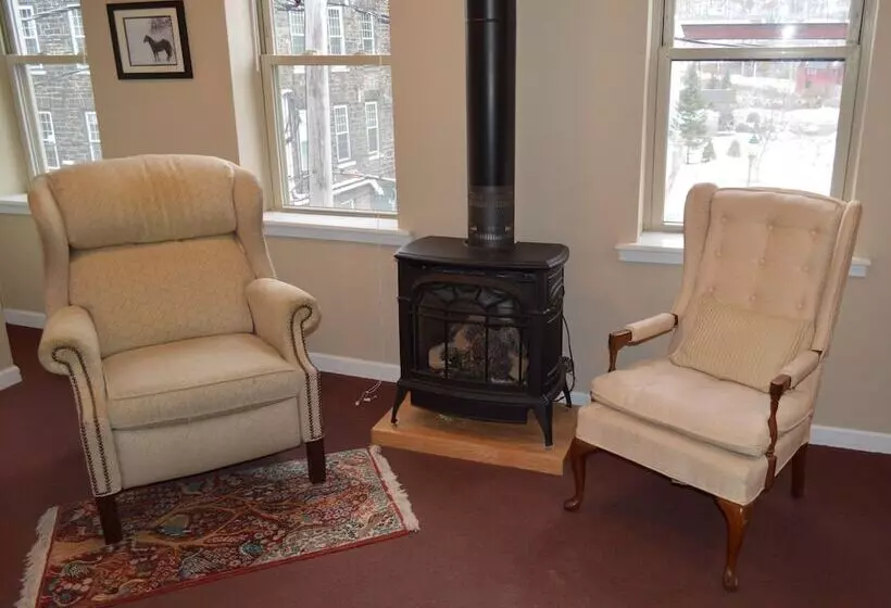 Hotel Canal Side Inn