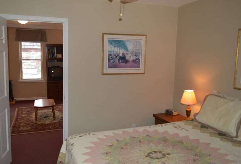 בית מלון כפרי Canal Side Inn