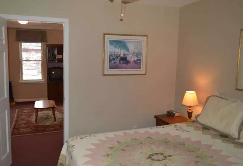 Hotel Canal Side Inn