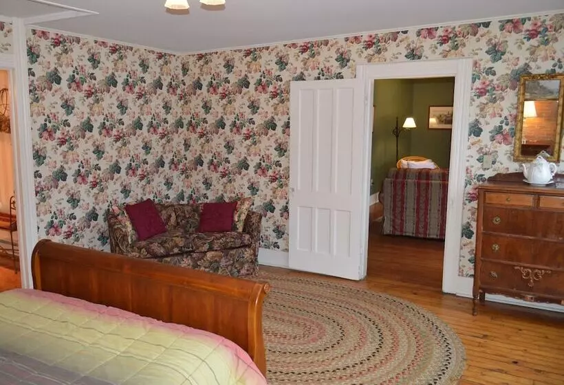 Hotel Canal Side Inn