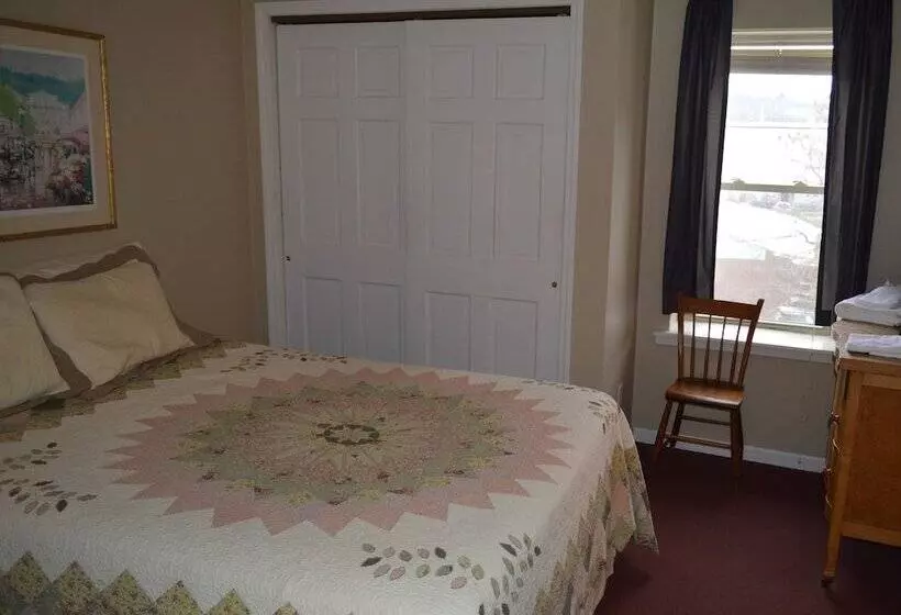 Hotel Canal Side Inn