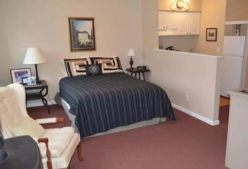 Hotel Canal Side Inn