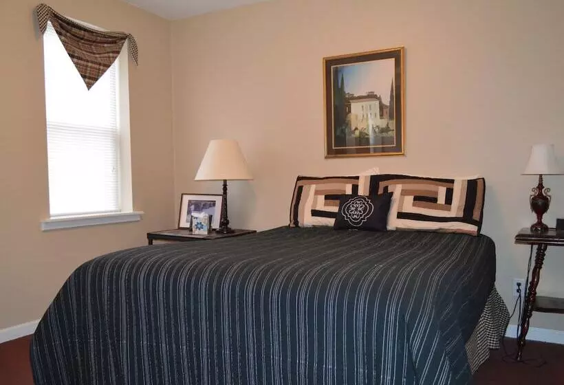 Hotel Canal Side Inn