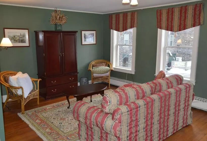 Hotel Canal Side Inn