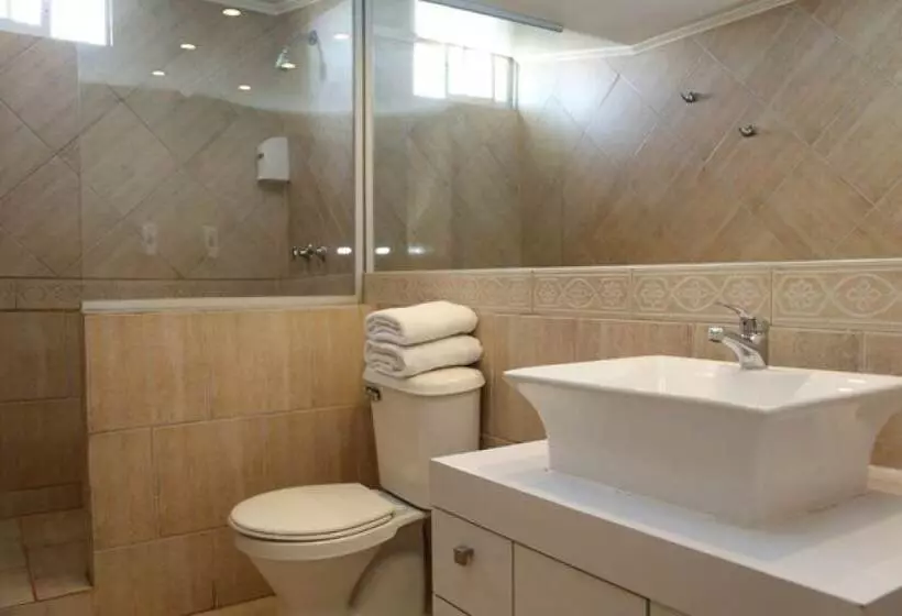 فندق Cosmopolita Hostel